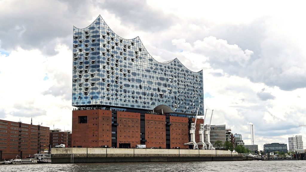 Die Elbphilharmonie in Hamburg, Heimstatt des NDR Elbphilharmonie Orchesters