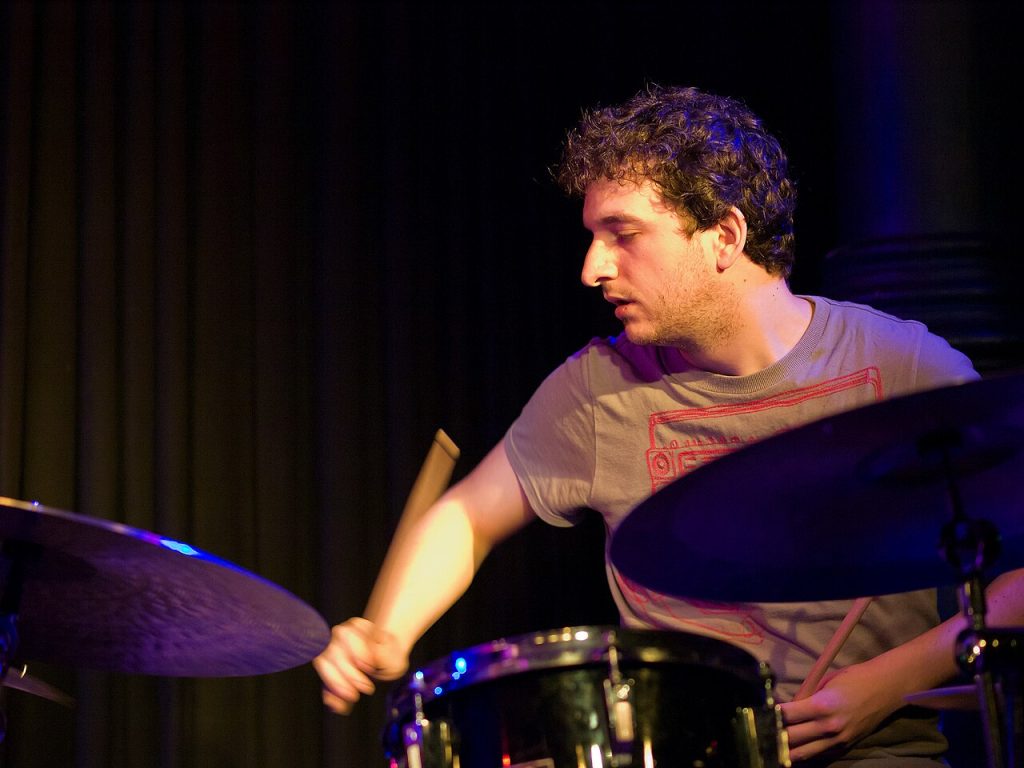 Schlagzeuger Peter Gall im Jazzclub Unterfahrt München, 2011
